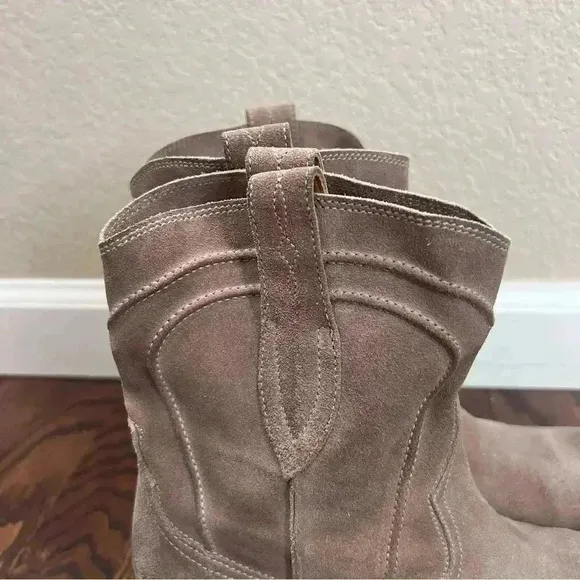 I.N.K. Made in Italy Beige Leather Pull On Chelsea Booties Boots 39 Sz US 8-9