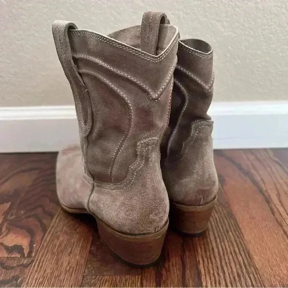 I.N.K. Made in Italy Beige Leather Pull On Chelsea Booties Boots 39 Sz US 8-9
