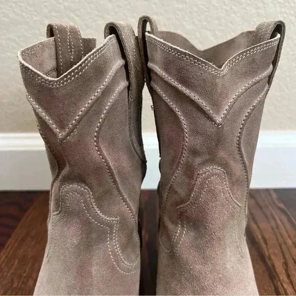 I.N.K. Made in Italy Beige Leather Pull On Chelsea Booties Boots 39 Sz US 8-9