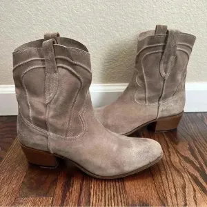I.N.K. Made in Italy Beige Leather Pull On Chelsea Booties Boots 39 Sz US 8-9