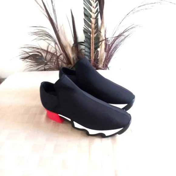 iRi Black/Red Neoprene Sneakers