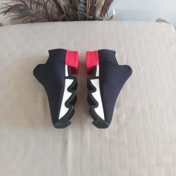 iRi Black/Red Neoprene Sneakers