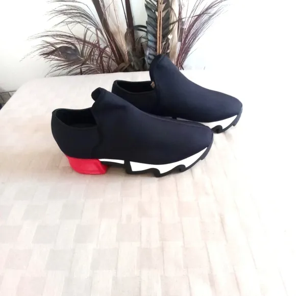 iRi Black/Red Neoprene Sneakers