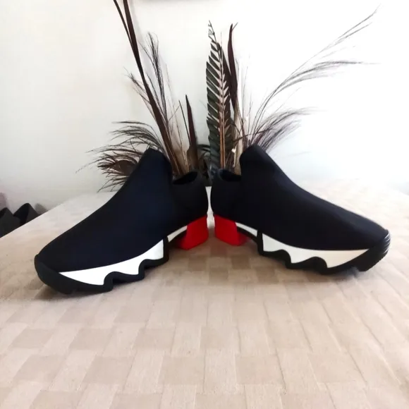 iRi Black/Red Neoprene Sneakers