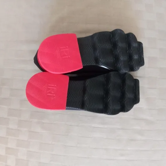 iRi Black/Red Neoprene Sneakers