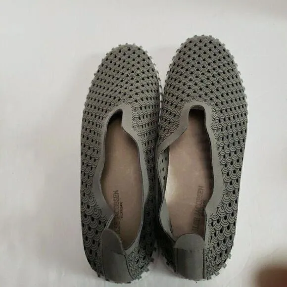 Isle Jacobson 41 Hornbak Tulip Gray With Black Accents Perforated Slip On‎ W 10