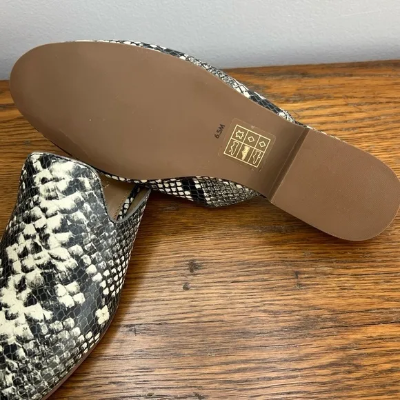 Jack Rogers Size 6.5 • Slip-On Mules Delaney Snake Print Flats.