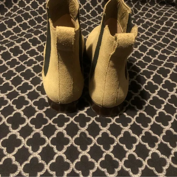 J.CREW Suede Pull On Chelsea Ankle Shoe Boots AQ661 Women’s Sz 7 Tan