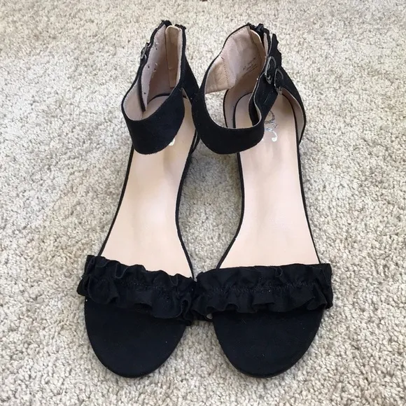 JG Size 8 black faux suede open toe ankle strap sandals