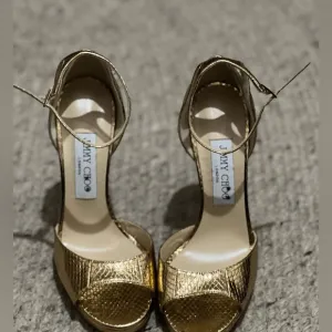 JIMMY CHOOSE GOLD HEELS SANDALS