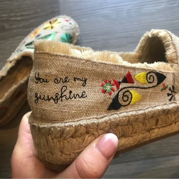 Johnny Was Parker Espadrille Embroidered Beige Slip On Flats Size 6