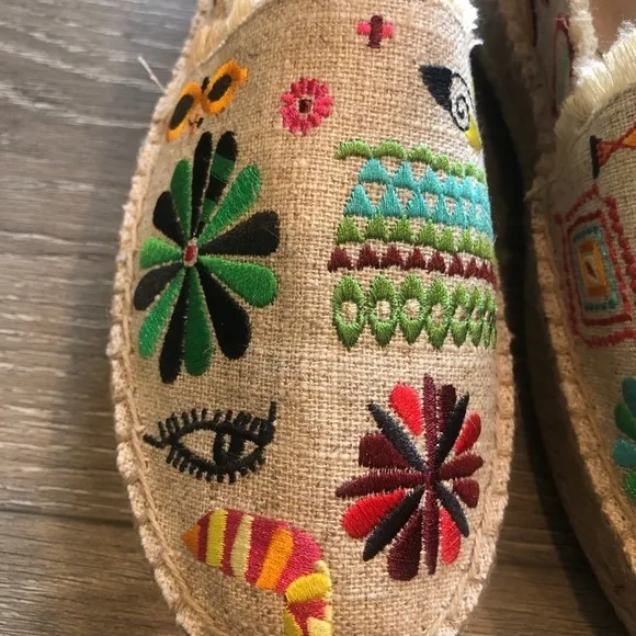 Johnny Was Parker Espadrille Embroidered Beige Slip On Flats Size 6