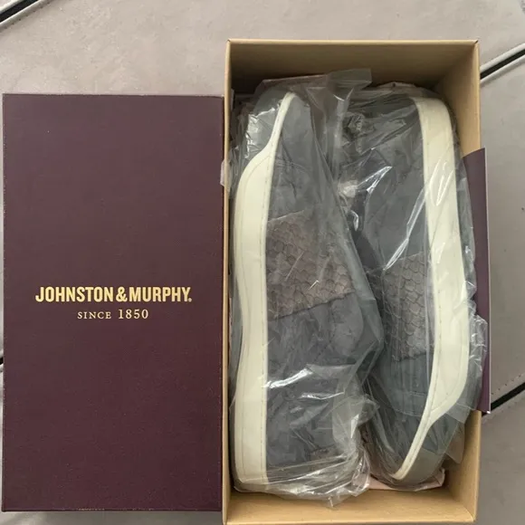 Johnston &amp; Murphy Gray Suede Sneakers size 10