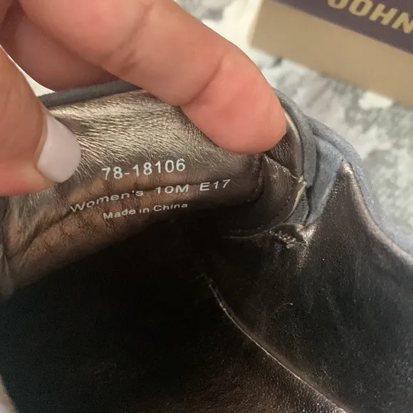 Johnston &amp; Murphy Gray Suede Sneakers size 10