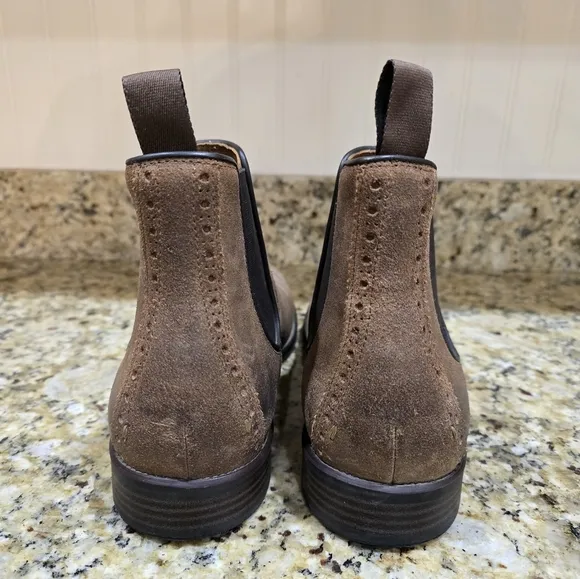 JOHNSTON &amp; MURPHY HENRICK Chelsea Boots MENS SHOE 8.5 BROWN NUBUCK Pull On