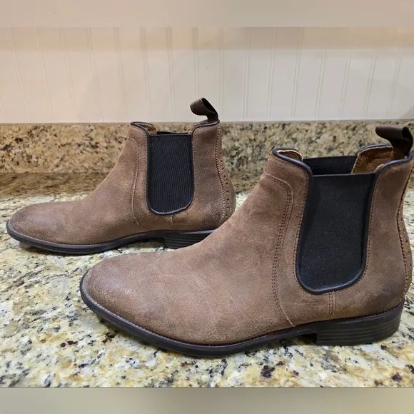 JOHNSTON &amp; MURPHY HENRICK Chelsea Boots MENS SHOE 8.5 BROWN NUBUCK Pull On