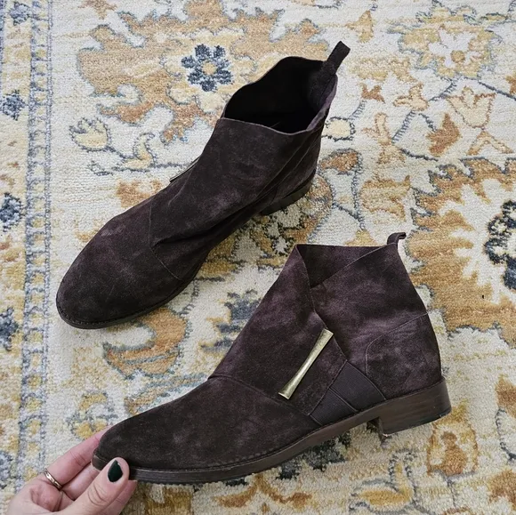 Johnston &amp; Murphy Suede Lola Brown Pull On Boots / Booties