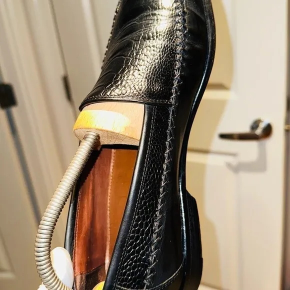 Johnston Murphy Croc-Embossed Black Loafers.