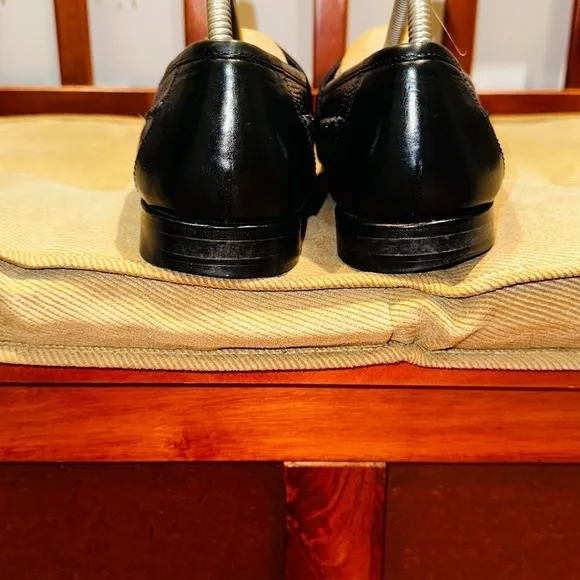 Johnston Murphy Croc-Embossed Black Loafers.