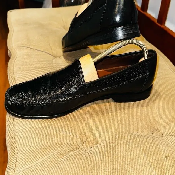Johnston Murphy Croc-Embossed Black Loafers.