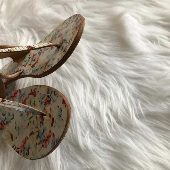 Joie A La Plage Nice T-strap Leather Sandals