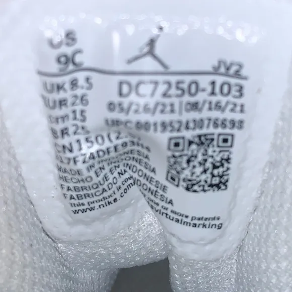 JORDAN 1 MID (SE) SNEAKERS