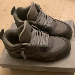 Jordan 4s wet cement new/used twice good condition