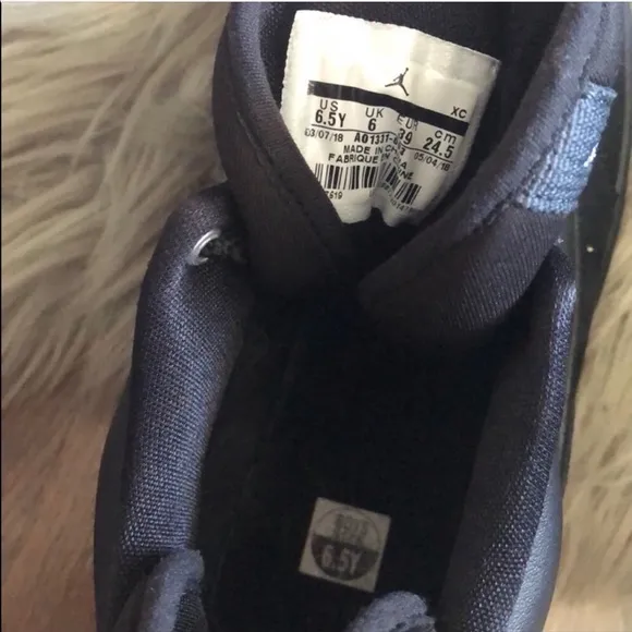 Jordan Fadeaway Black Sneakers Boys 6.5Y