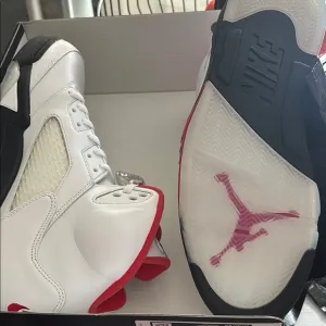 Jordan Retro 5 Men 12 Nike White and Red Sneakers