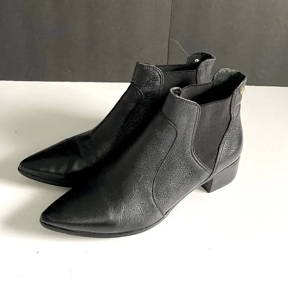 Jorge Bischof leather ankle boots size 7