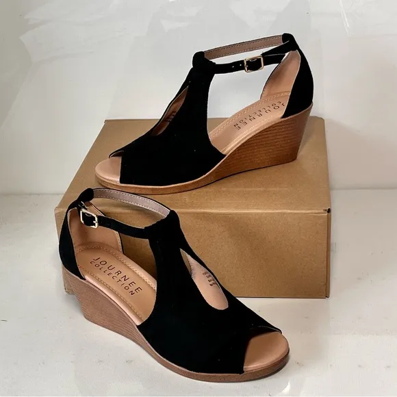 Journee Collection Kedzie Wedge Sandals