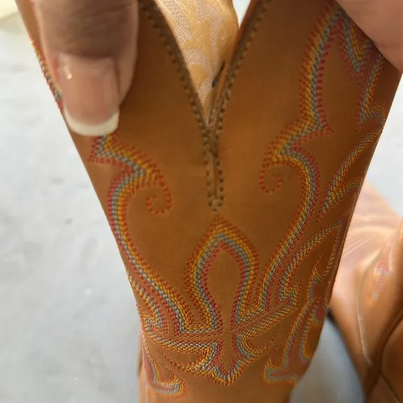JUSTIN LEATHER COWBOY BOOTS Tan Size 9 Woman’s Pointed Toe with Pull Tabs