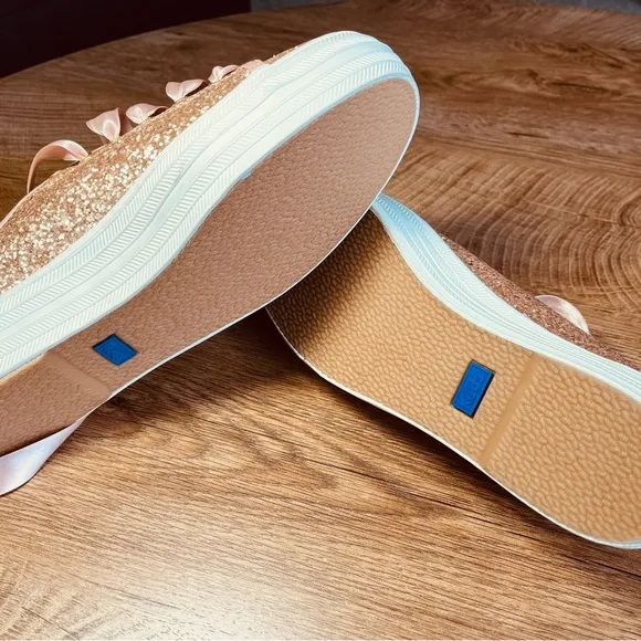 Keds by Kate Spade Women’s Size 7.5 Chunky, Glittery Gold, Fun, Summer Shoe