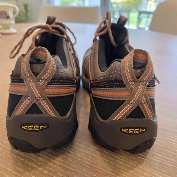 Keen Men's Voyageur Mid Height Breathable Hiking Boots Size 8 1/2 Brown/Orange