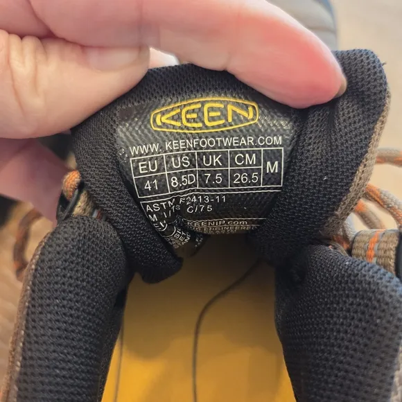 Keen Men's Voyageur Mid Height Breathable Hiking Boots Size 8 1/2 Brown/Orange