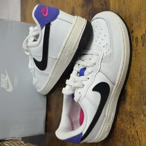 Kids Nike Air Force 1 Sneakers