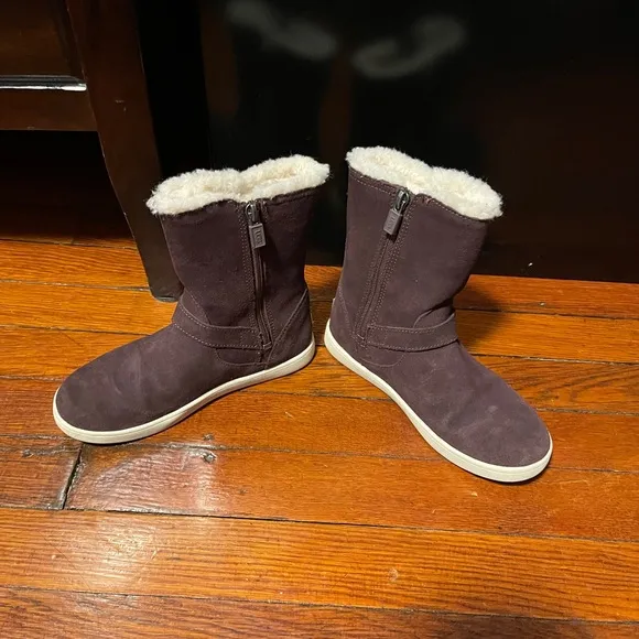 Kids Ugg barely boots 1