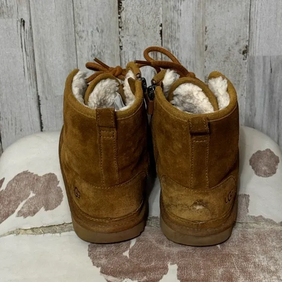 Kids Ugg Harkley Chukka Boots size 5