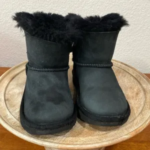 Kids Ugg’s Bailey Bow Boots