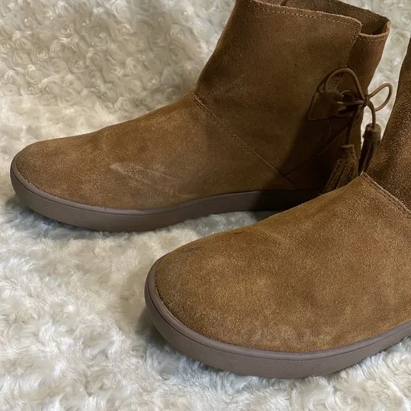 Kookaburra by Ugg boots