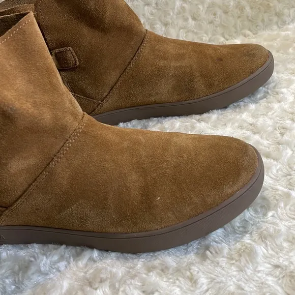 Kookaburra by Ugg boots
