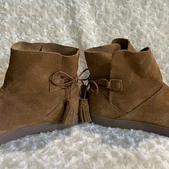 Kookaburra by Ugg boots