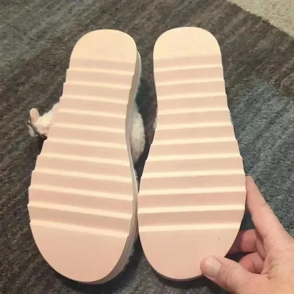 Kookaburra by UGG Buckle Side Sandals Size 10