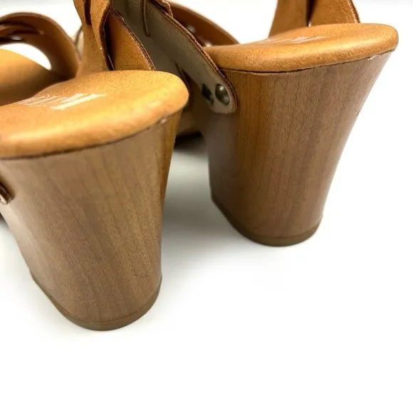 Korks Kork Ease Desiree Cream Vegan Leather Platform Sandals size 8