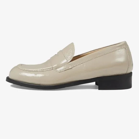 La Canadienne Dominic Loafers in Taupe Patent