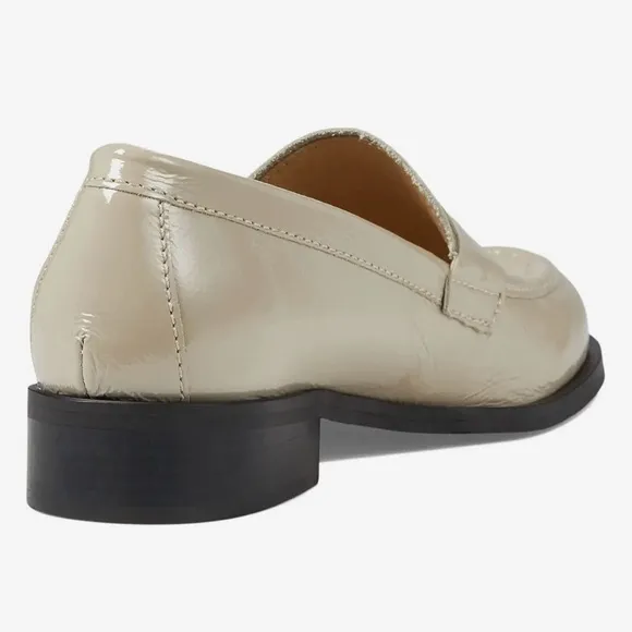 La Canadienne Dominic Loafers in Taupe Patent
