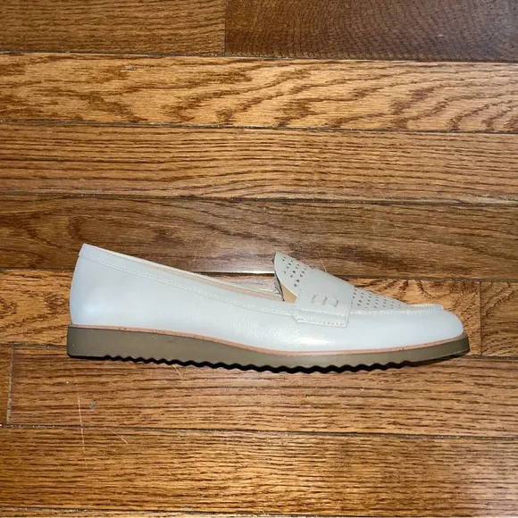 LifeStride Soft System Zee 2 Loafers Cream Color Almondd Milk Women’s Size 8