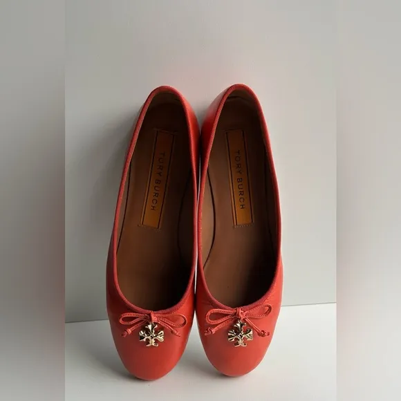 LIKE NEW!Tory Burch Charm Ballet Flats. Size 9