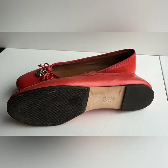 LIKE NEW!Tory Burch Charm Ballet Flats. Size 9