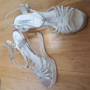 LK Bennett Gold Aquina wedge sandals 8.5